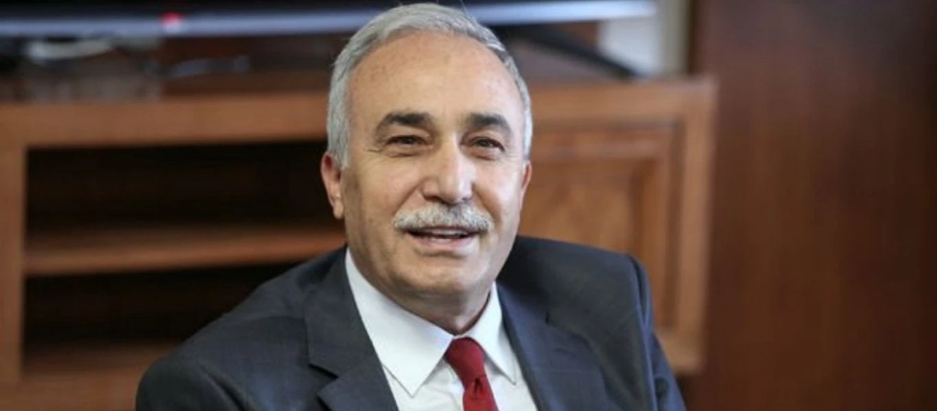 Απίστευτος ο Τούρκος Υπ. Γεωργίας: Χαστούκισε δημοσιογράφο γιατί δεν του άρεσε η ερώτησή του! (Βίντεο)